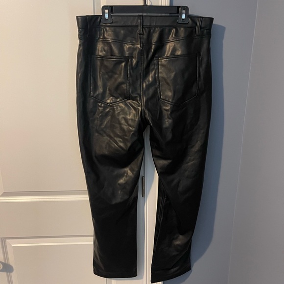 NWT A+F Vegan leather high rise pants - Picture 3 of 4